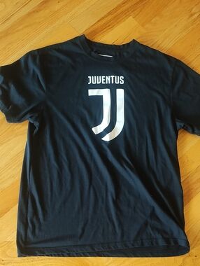 Juventus Black Logo Graphic Tee